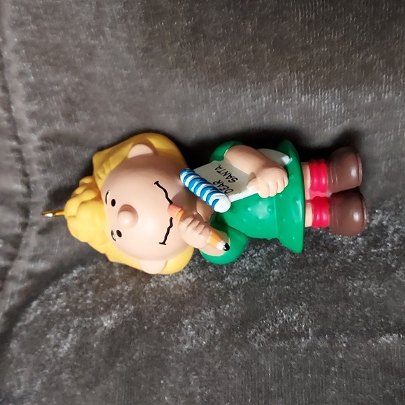 Hallmark Ornament 1996 Sally from Peanuts gang - Picture 4 of 11